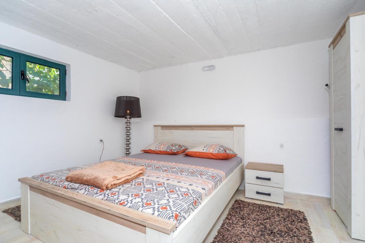 Apartman Sara Bar Zewnętrze zdjęcie