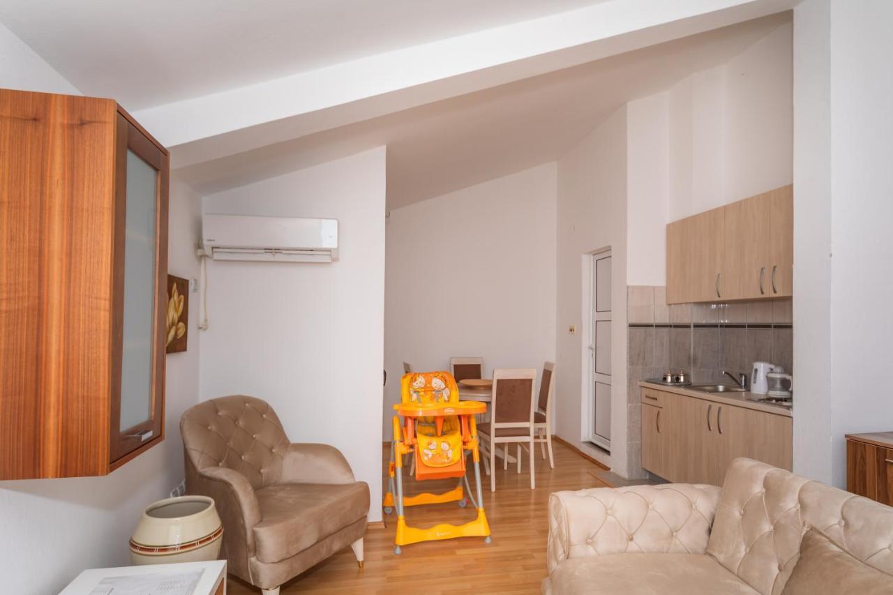 Apartman Sara Bar Zewnętrze zdjęcie